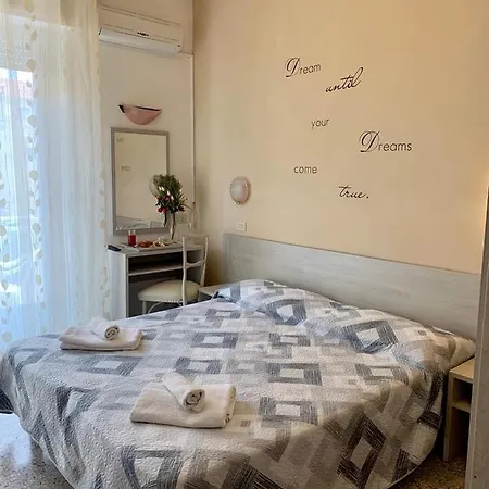 In Guest - New Cirene Big Quadruple 4 People Half Package Affittacamere