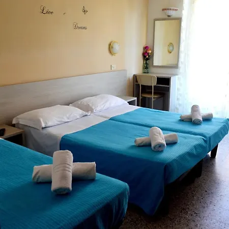 In Guest - New Cirene Big Quadruple 4 People Half Package * Rimini