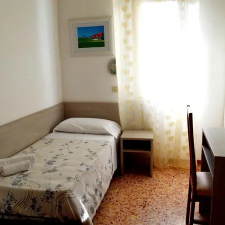In Guest - New Cirene Big Quadruple 4 People Half Package Rimini