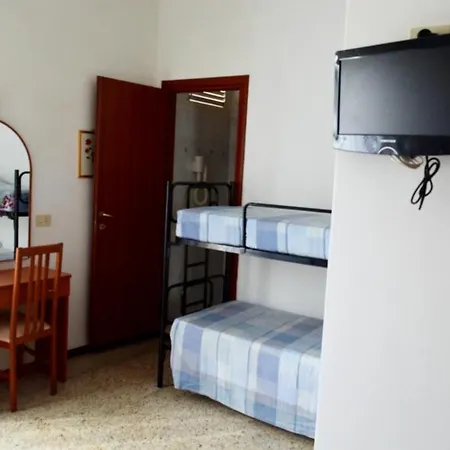In Guest - New Cirene Big Quadruple 4 People Half Package * Ρίμινι